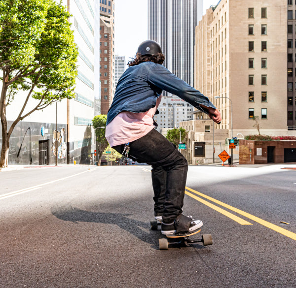 Summerboard  Electric Skateboards that move like Snowboards